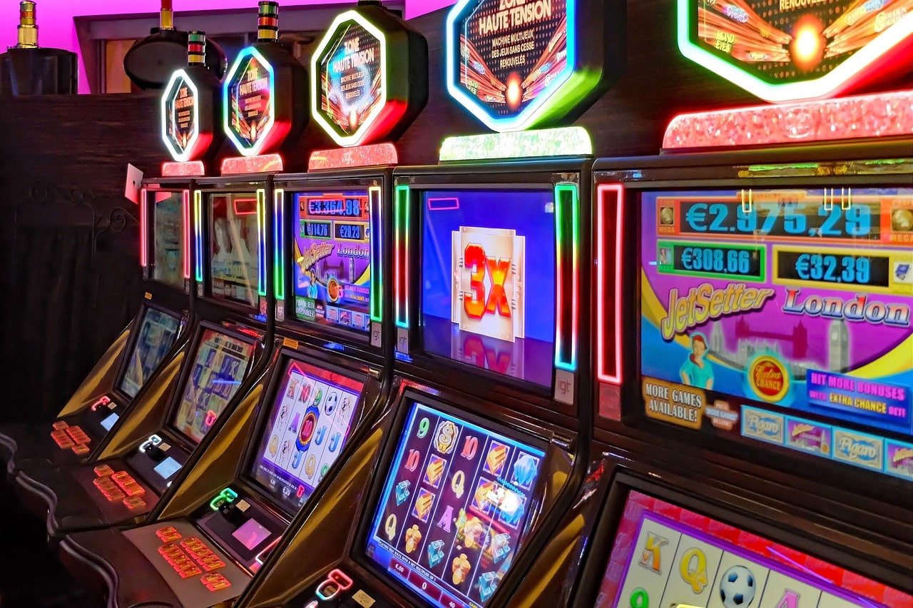 Live Crazy Time game wheel with dealer at mimpi slot studio